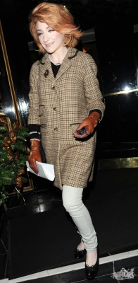 Nicola_Roberts_leaving_the_Mayfair_hotel_301109_11.jpg