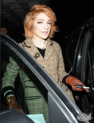 Nicola_Roberts_leaving_the_Mayfair_hotel_301109_14.jpg