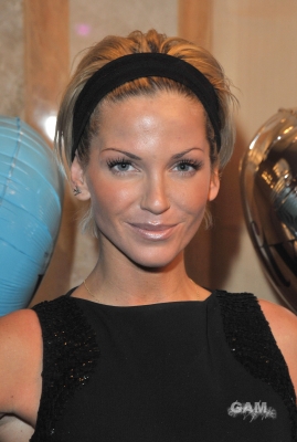 Sarah_Harding_attends_the_Women_In_Film__TV_Awards_4_12_09_42.jpg