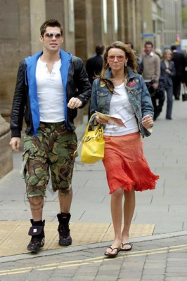 Nadine2C_Nicola___Sarah_Shopping_In_Manchester_19_05_05_28329.jpg