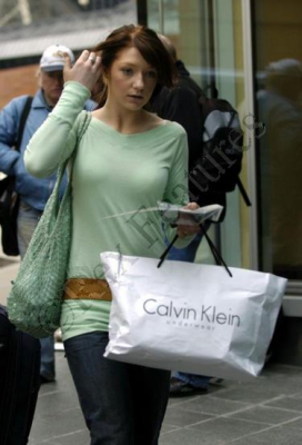 Nadine2C_Nicola___Sarah_Shopping_In_Manchester_19_05_05_28529.jpg
