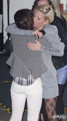 Cheryl_and_Sarah_leaving_The_X_Factor_studios_061209_27.jpg