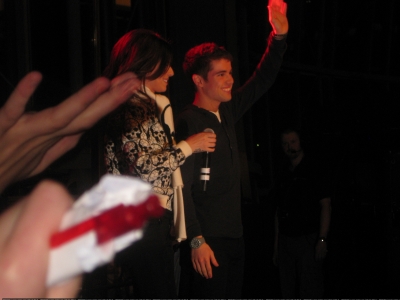 Cheryl_on_stage_at_the_Sage_in_Newcastle_with_Joe_McElderry_071209_5.JPG