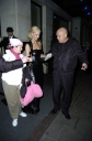 Имя файла=Sarah_Kim_and_Nicola_leaving_Mayfairarriving_at_St_Trinians_Premier_091209_18.jpg
Размер файла=284КБ
Размеры=927x1400
Дата=Март 10, 2012 Sarah_Kim_and_Nicola_leaving_Mayfairarriving_at_St_Trinians_Premier_091209_18.jpg