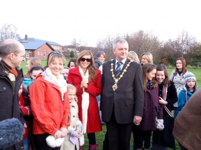 Nadine_Coyle_Guinness_World_Record_Tree_planting_attempt_051209_33.jpg