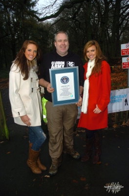 Nadine_Coyle_Guinness_World_Record_Tree_planting_attempt_051209_4.jpg
