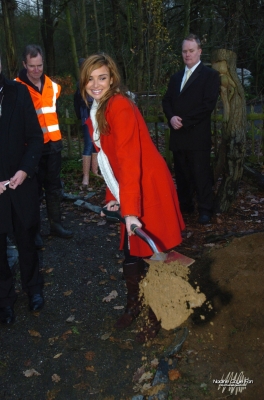 Nadine_Coyle_Guinness_World_Record_Tree_planting_attempt_051209_6.jpg