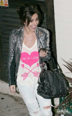 Nicola_and_Cheryl_leaving_XFactor_Studios_131209_15.jpg