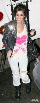 Nicola_and_Cheryl_leaving_XFactor_Studios_131209_16.jpg