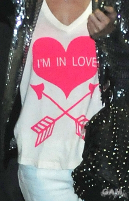 Nicola_and_Cheryl_leaving_XFactor_Studios_131209_36.jpg