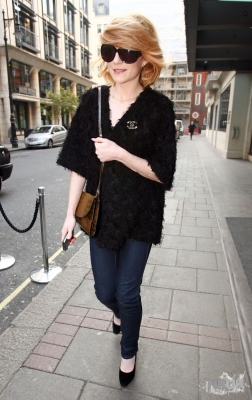 Nicola_Roberts_leaving_the_Mayfair_hotel_151209_14.jpg