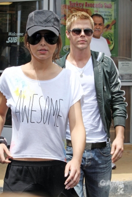 Cheryl_and_Derek_arriving_at_the_Pacific_Theatres_01_08_10_112.jpg