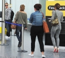 Cheryl_and_Derek_at_Heathrow_Airport_15_06_10_2.jpg