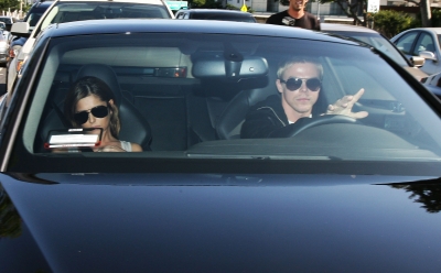 Cheryl_and_Derek_driving_in_Los_Angeles_31_07_10_10.jpg