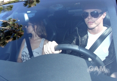 Cheryl_and_Derek_driving_in_Los_Angeles_31_07_10_3.jpg
