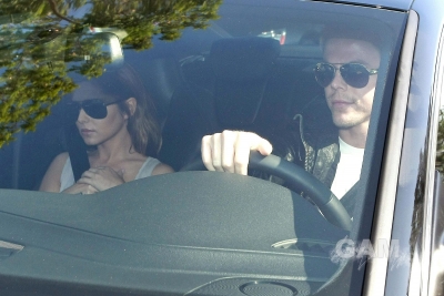 Cheryl_and_Derek_driving_in_Los_Angeles_31_07_10_9.jpg