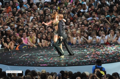 Cheryl_at_the_Capital_Summertime_Ball_Performance_06_06_10_41.jpg