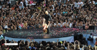 Cheryl_at_the_Capital_Summertime_Ball_Performance_06_06_10_45.jpg