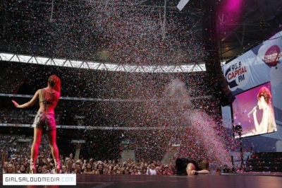 Cheryl_at_the_Capital_Summertime_Ball_Performance_06_06_10_59.jpg