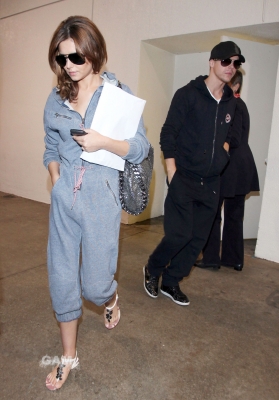 Cheryl_Cole_and_Derek_arriving_at_LAX_airport_29_07_10_17.jpg