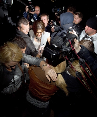 Cheryl_Cole_arrives_at_the_LG_Arena_in_Birmingham_13_06_10_100.jpg