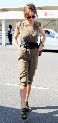Cheryl_Cole_at_Heathrow_Airport_28_06_10_17.jpg
