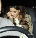 Cheryl_Cole_on_the_phone_in_her_car_18_09_10_3.jpg