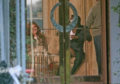 Cheryl_Cole_and_Will_I_Am_inside_the_Judges_House_18_09_10_1.jpg