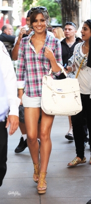 Cheryl_shopping_at_The_Grove_in_Hollywood_05_08_10_114.jpg