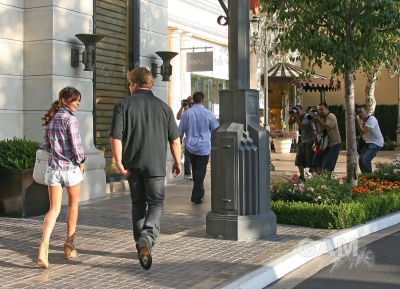 Cheryl_shopping_at_The_Grove_in_Hollywood_05_08_10_66.jpg