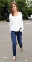 Cheryl_Tweedy_at_Starbucks_in_Surrey_28_07_10_32.jpg