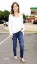 Cheryl_Tweedy_at_Starbucks_in_Surrey_28_07_10_83.jpg
