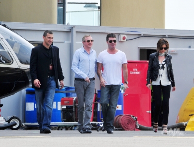 X_Factor_judges_seen_getting_a_helicopter_in_London_23_06_10_114.jpg
