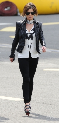 X_Factor_judges_seen_getting_a_helicopter_in_London_23_06_10_117.jpg