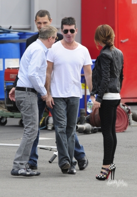 X_Factor_judges_seen_getting_a_helicopter_in_London_23_06_10_122.jpg