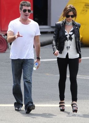 X_Factor_judges_seen_getting_a_helicopter_in_London_23_06_10_127.jpg