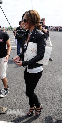 X_Factor_judges_seen_getting_a_helicopter_in_London_23_06_10_36.jpg