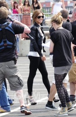 X_Factor_judges_seen_getting_a_helicopter_in_London_23_06_10_41.jpg