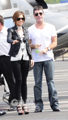 X_Factor_judges_seen_getting_a_helicopter_in_London_23_06_10_53.jpg