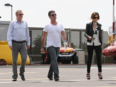 X_Factor_judges_seen_getting_a_helicopter_in_London_23_06_10_65.jpg