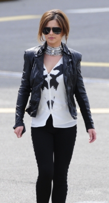 X_Factor_judges_seen_getting_a_helicopter_in_London_23_06_10_82.jpg