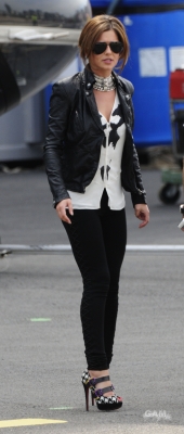 X_Factor_judges_seen_getting_a_helicopter_in_London_23_06_10_94.jpg