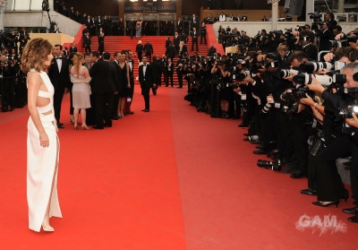 Cheryl_at_the_Outside_Of_The_Law_-_Cannes_Premiere_21_05_10_93.jpg