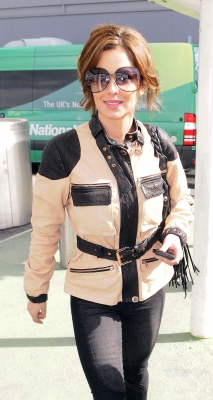heryl_Cole_arriving_at_Heathrow_from_Dublin_03_05_10_28.jpg