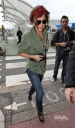 Cheryl_Cole_arrives_at_Heathrow_30_04_10_45.jpg