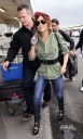 Cheryl_Cole_arrives_at_Heathrow_30_04_10_64.jpg