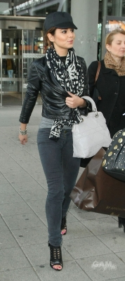 Cheryl_Cole_arriving_in_Cologne_Germany_10_04_10_12.jpg