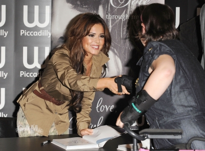 Cheryl_signing_book_Through_My_Eyes_at_Waterstones_1_10_10_62.jpg