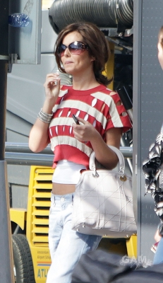 Cheryl_Cole_arriving_in_Holland_09_04_10_10.jpg