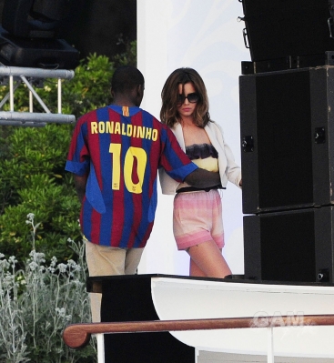 Cheryl_Cole_at_Hotel_De_Cap_in_France_18_05_10_68.jpg